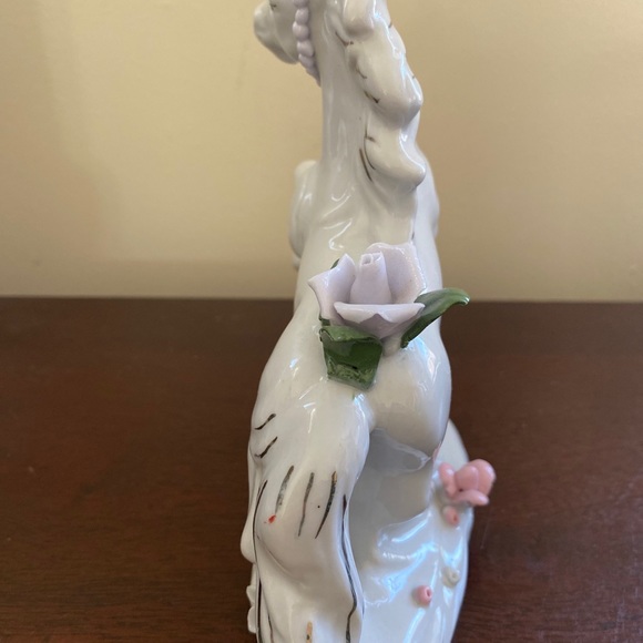 Vintage Unicorn with Flowers Porcelain Figurine - Picture 5 of 9